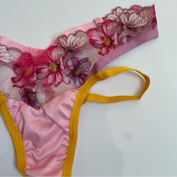 NWT For Love & Lemons Floral Pink Thong Bikini, Size XXS - Picture 4 of 11